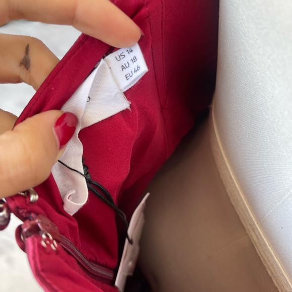 Fame and Partners Gown With Buttons - Picture 4 of 8